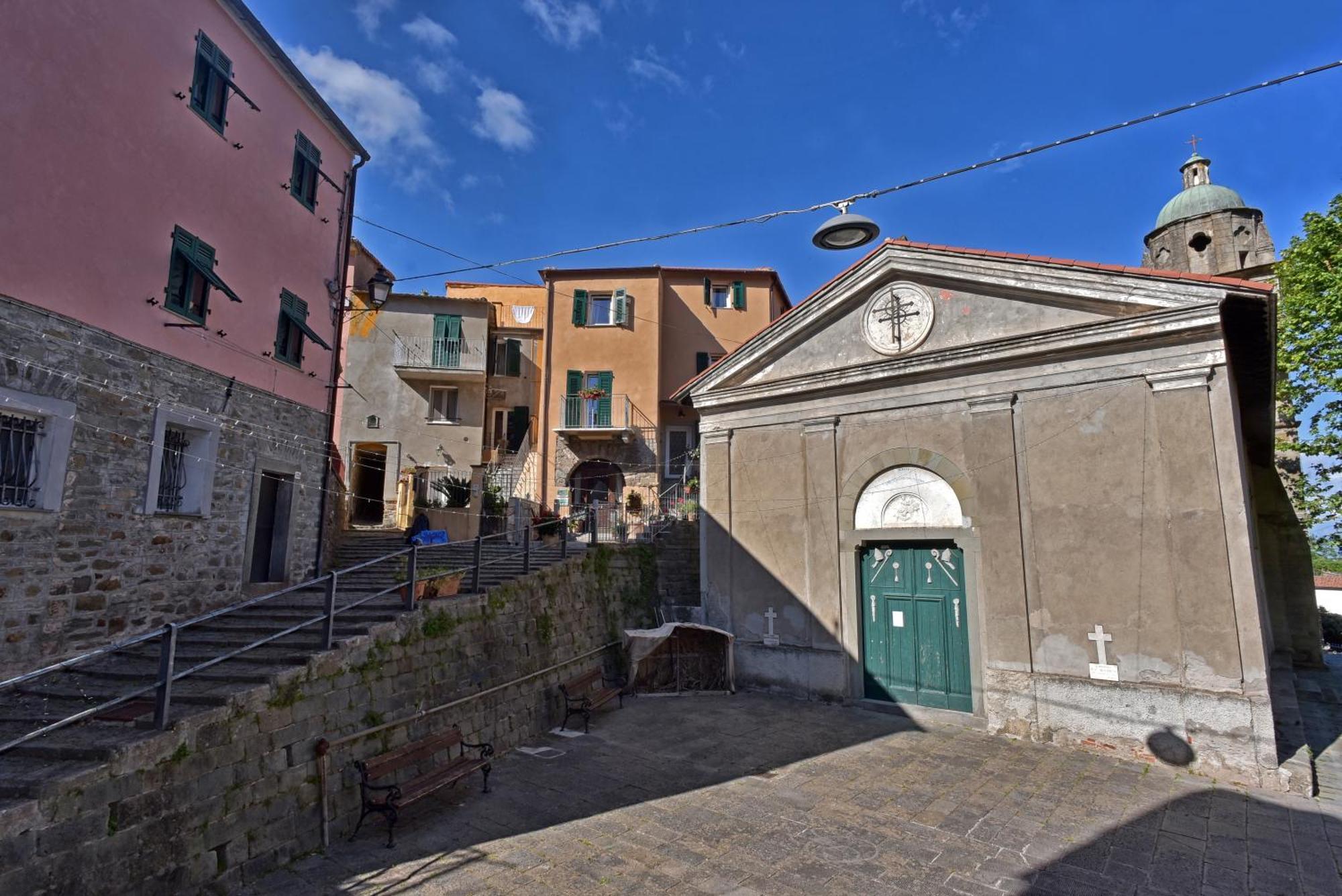 Casa Vacanze Tra I Monti E San Martino Biassa Exterior foto