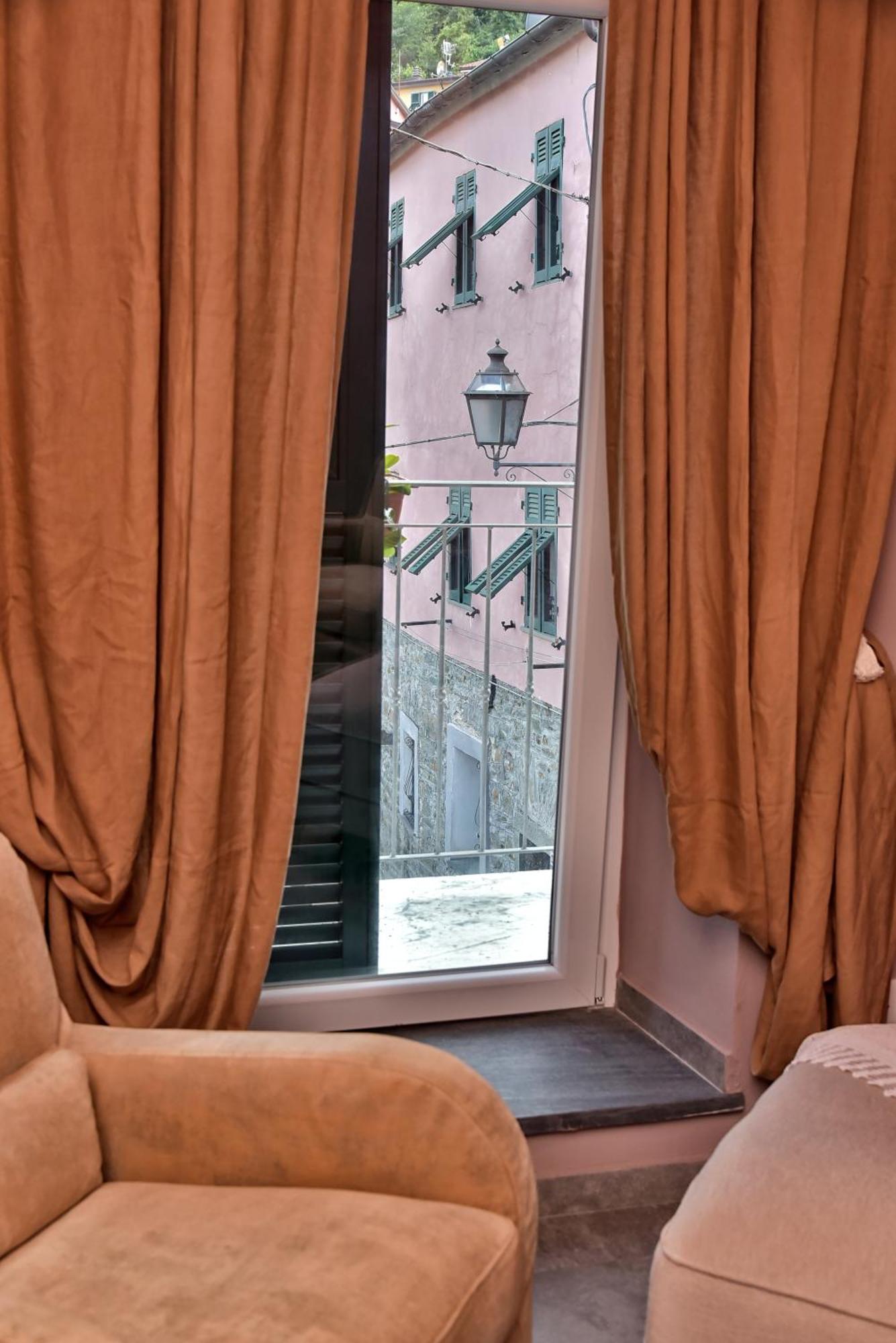 Casa Vacanze Tra I Monti E San Martino Biassa Exterior foto