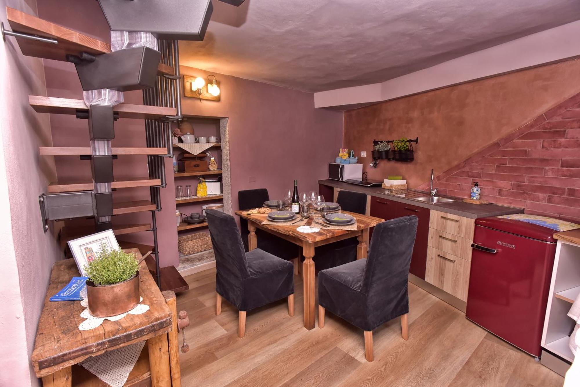 Casa Vacanze Tra I Monti E San Martino Biassa Exterior foto